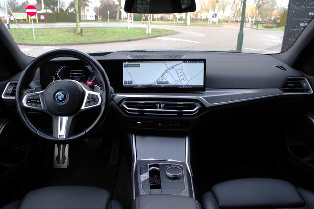BMW 3-SERIE Touring 330e 293 PK xDrive M Sport PHEV, Panoramadak, Adap. Cruise Control, Memory, Head-Up