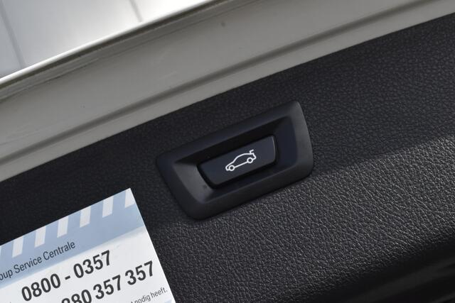 BMW 3-SERIE Touring 318i Corporate Lease High Executive Pano - Trekhaak - Leer - NAP