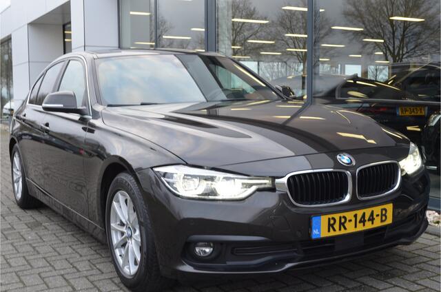 BMW 3-SERIE 320d EDE High Executive Automaat leder, sportst., lane assist, stoelverw. zwarte hemelbekl, camera,led.NAP, ZEER MOOI!