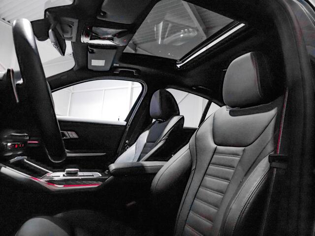 BMW 3-SERIE 330e xDrive M Sport Pro | Schuifd. | H&K | Topv. | HUD | DCC | Leer | Ad. Li. | Ak. glas |