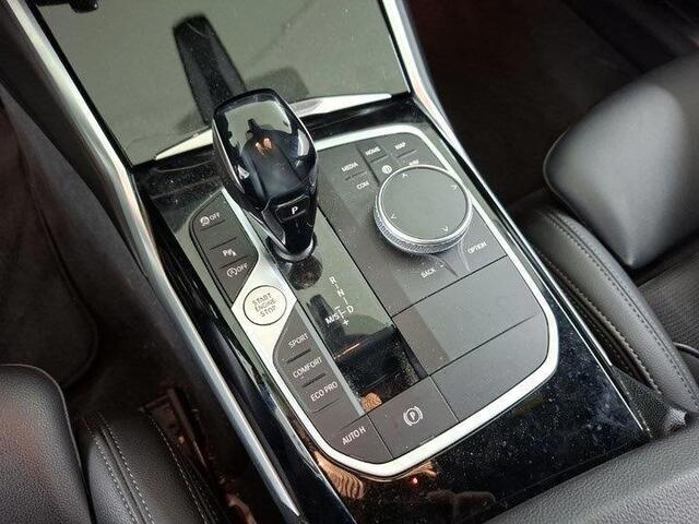 BMW 3-SERIE 318i Executive Edition | Navi | Virtual Cockpit | Automaat