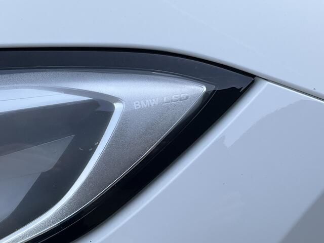 BMW 3-SERIE 320i Executive Edition M-Sport Automaat Pano 19 Inch Carplay NL-Auto Uitstraling!