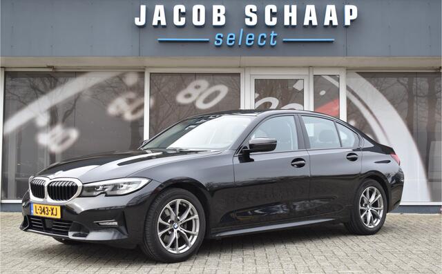 BMW 3-SERIE 320i High Executive / Carplay / Keyless / Navi / Parkeersensoren v+a / Stoelverwarming / 17'' LM