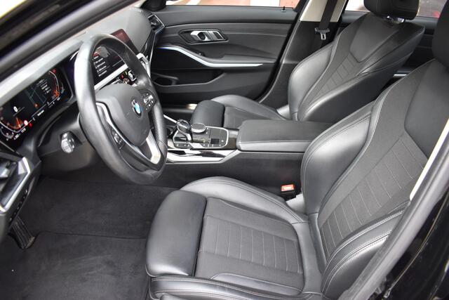 BMW 3-SERIE 320i High Executive / Carplay / Keyless / Navi / Parkeersensoren v+a / Stoelverwarming / 17'' LM