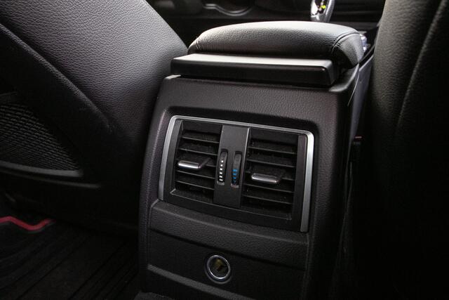 BMW 3-SERIE Touring 320i Corporate Lease High Executive automaat - Leder | Trekhaak wegkl. | Navi