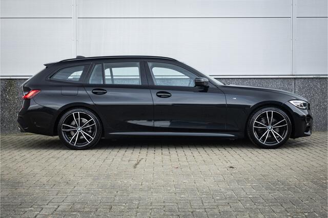 BMW 3-SERIE Touring 320i M Sport High Ex Camera / HiFi / Trekhaak / 19inch /