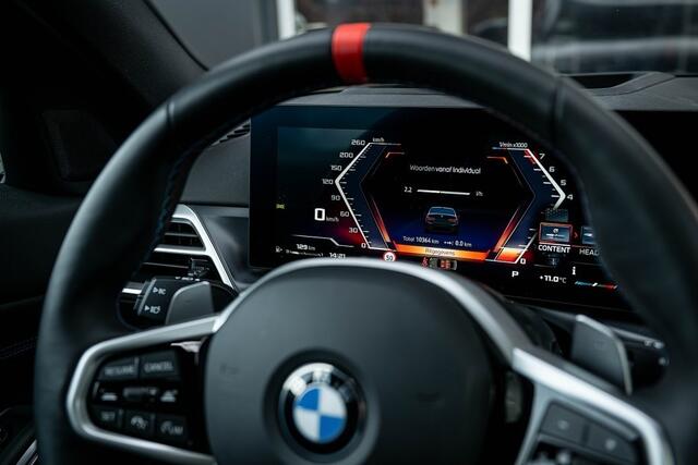 BMW 3-SERIE 340i xDrive M Sport Pro | LCI | M Performance | Panorama | Head-Up | 360° | ACC | Memory | M Performance 20 inch |