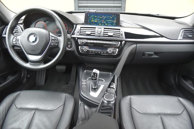 BMW 3-SERIE 320i Edition Luxury Line * Lichtpakket * Sportstuurwiel * Lederen Bekleding *