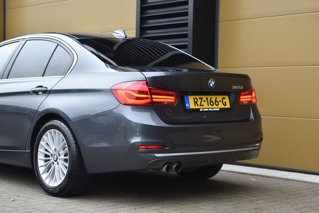 BMW 3-SERIE 320i Edition Luxury Line * Lichtpakket * Sportstuurwiel * Lederen Bekleding *