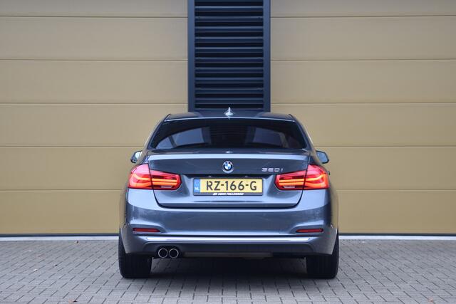 BMW 3-SERIE 320i Edition Luxury Line * Lichtpakket * Sportstuurwiel * Lederen Bekleding *