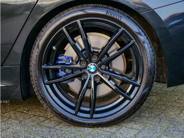 BMW 3-SERIE Touring 330e xDrive M-Sport / PANO / LASER LIGHT / CARPLAY!