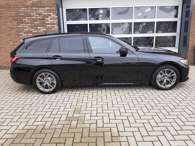 BMW 3-SERIE Touring 330e xDrive Trekhaak schadow line/sportline