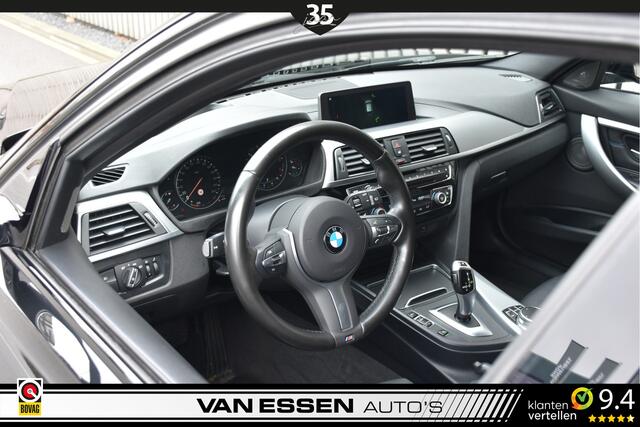 BMW 3-SERIE Touring 318i M Sport Automaat Leder Trekhaak Navi Stoelverw. H&K Head-Up NL-Auto!