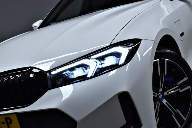 BMW 3-SERIE Touring 330e 292pk LCI M-Sport Eig. Dealer OH Virtual/Carplay/Head-Up/Led/Alcantara/Leer/Adap-Cruise/Lmv18"