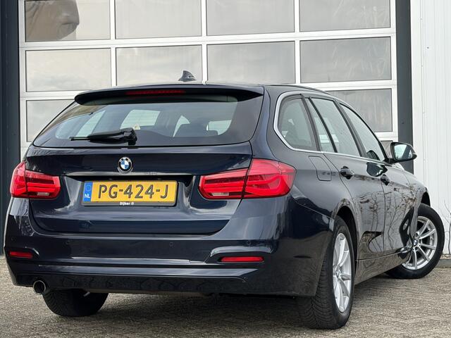 BMW 3-SERIE Touring 318i Executive 136pk | Automaat | Bluetooth | Cruise control | Electronic climate control | LED koplampen | Navigatiesysteem full map | Parkeersensor achter | Dealer onderhouden!