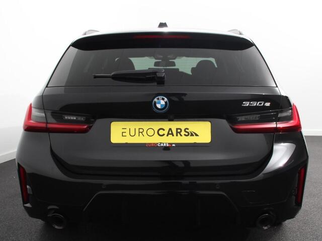 BMW 3-SERIE Touring 330e M-Sport | Digitale Cockpit | Climate control | Stoel verwarming | LED | Sfeer verlichting | Lichtmetalen velgen | Navigatie | Apple carplay/ Android auto | Parkeersensoren