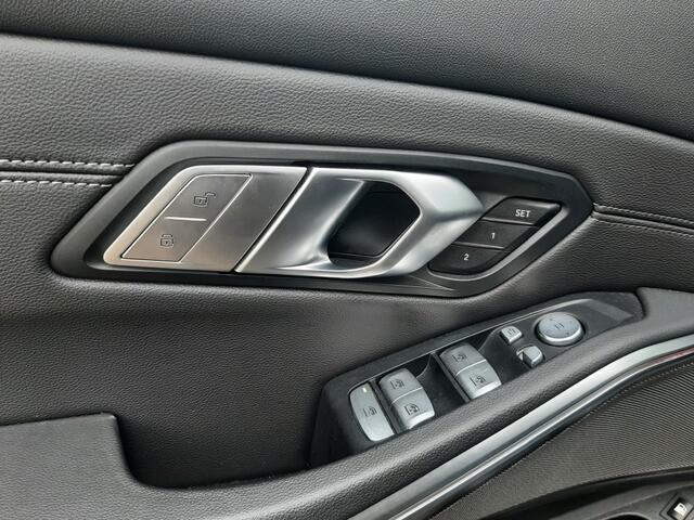 BMW 3-SERIE 330e eDrive 292pk Leer - Navigatie - Bluetooth - Head-up Display