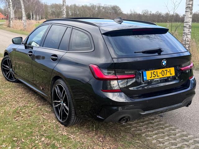 BMW 3-SERIE 318I MSPORT / PANO / 19INCH / 24DKM