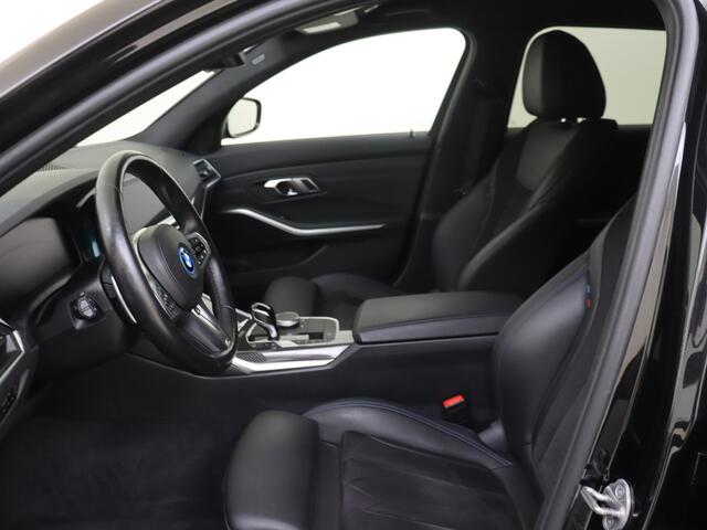 BMW 3-SERIE Touring 330e xDrive High Executive | Stoel en Stuurverwaming | M-Sport | Elektrische Achterklep | Camera |