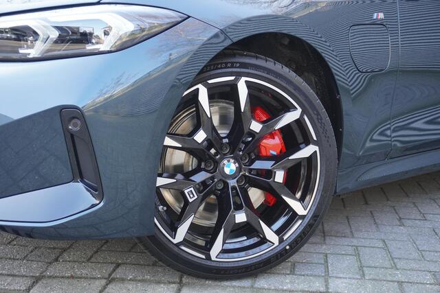 BMW 3-SERIE 330e Touring | M Sportpakket Pro | Innovation Pack | Comfort Pack | M Sport Edition | Individual Lak