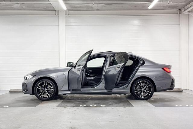 BMW 3-SERIE Sedan 330e | M-Sport | Comfort Pack | Driving Assistant | Active Cruise Control | Hifi System | Schuif-/kanteldak | Comfort Access