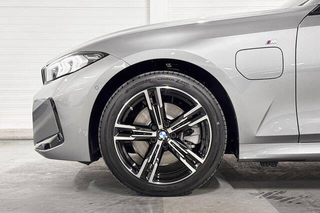BMW 3-SERIE Touring 330e | M-Sport | Comfort Pack | Panoramadak | Comfort Access | Trekhaak