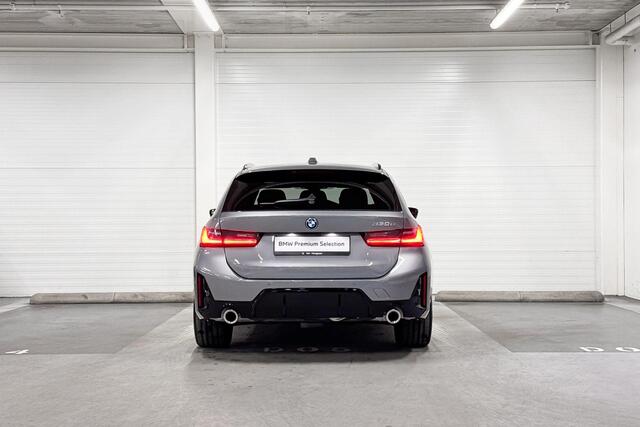 BMW 3-SERIE Touring 330e | M-Sport | Comfort Pack | Panoramadak | Comfort Access | Trekhaak