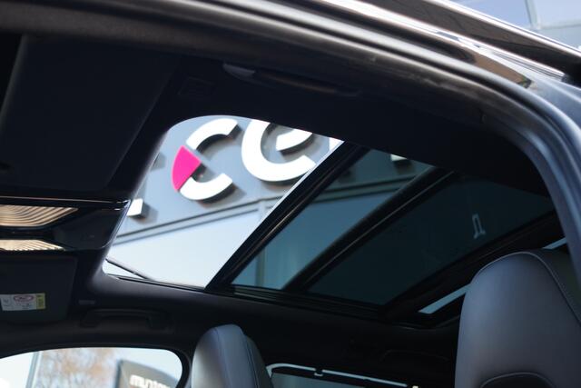 BMW 3-SERIE Touring 330e 293 PK xDrive M-Sport Pro PHEV, Panoramadak, Kuipstoelen, Head-Up, Memory, Adap. Cruise Control