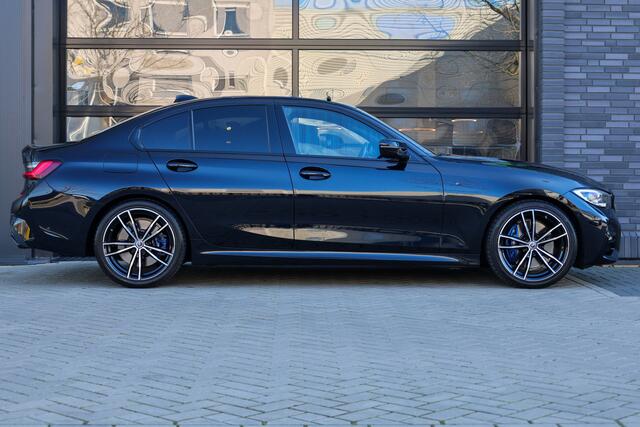 BMW 3-SERIE 330i M-Sport Business Edition Plus | NAP! | TOPSTAAT! | M-SPORT | PANO | LASER | MEMORY | H&K | CARBON INTERIEUR