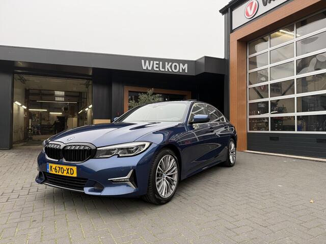 BMW 3-SERIE 318i High Executive | Laser Led | Schuifdak | Sport stoelen leer | Zwarte Hemel |