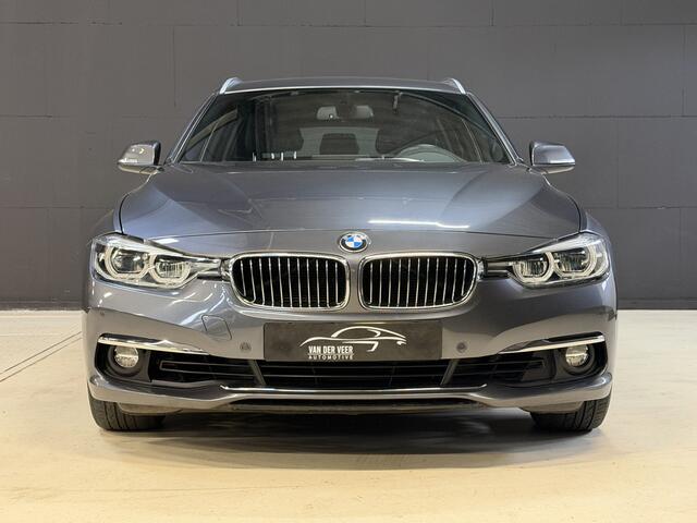 BMW 3-SERIE Touring 318i High Executive Automaat | Leder | Stoelverwarming | Full LED | Navi | PDC V+A