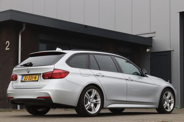 BMW 3-SERIE Touring 318i M Sport Automaat Leder orig. NL Dealer OH.
