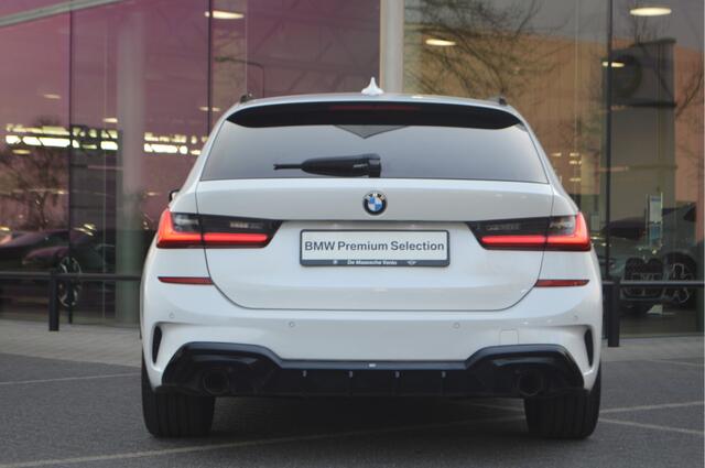 BMW 3-SERIE Touring 320i Executive Edition M Sport Automaat / Sportstoelen / Cruise Control / M Sportonderstel / Getint glas achter