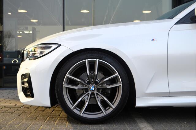BMW 3-SERIE Touring 320i Executive Edition M Sport Automaat / Sportstoelen / Cruise Control / M Sportonderstel / Getint glas achter