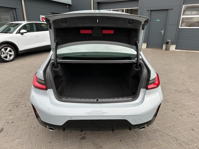 BMW 3-SERIE 320i M-Sport Automaat 184 PK Camera