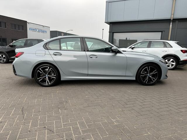BMW 3-SERIE 320i M-Sport Automaat 184 PK Camera