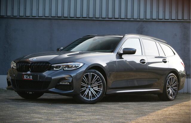 BMW 3-SERIE Touring 320e 204PK M-Sport Shadow Carplay/Wegkl-trhk/Sfeerverl./Stoelverw./Keyless