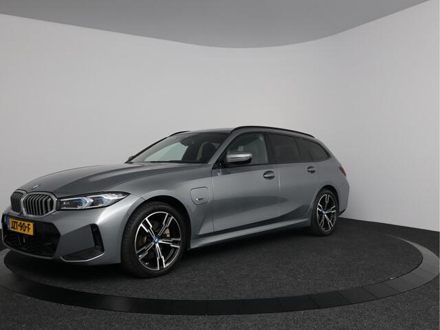 BMW 3-SERIE Touring 330e M-Sport | Panaromadak | M-Technik
