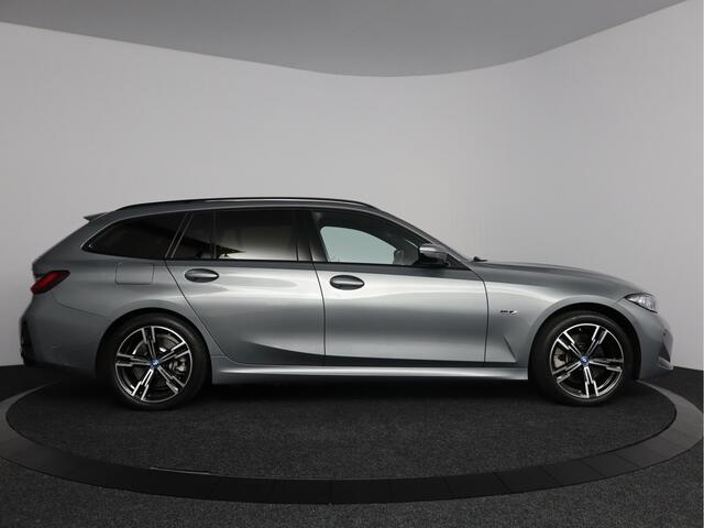 BMW 3-SERIE Touring 330e M-Sport | Panaromadak | M-Technik