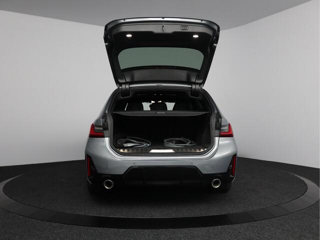 BMW 3-SERIE Touring 330e M-Sport | Panaromadak | M-Technik