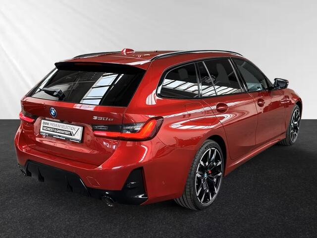 BMW 3-SERIE Touring 330e xDrive M-SPORT ** LED, NAVI+, PANORAMA, TREKH, MEM, HuD, 19-inch LMV ** 1e EIG - UNFALLFREI - Ex BMW ** ** INFORMEER OOK NAAR ONZE AANTREKKELIJKE FINANCIAL-LEASE TARIEVEN **