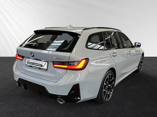 BMW 3-SERIE Touring 330e xDrive M-SPORT ** LED, NAVI+, PANORAMA, TREKH, MEM, HuD, 19-inch LMV ** 1e EIG - UNFALLFREI - Ex BMW ** ** INFORMEER OOK NAAR ONZE AANTREKKELIJKE FINANCIAL-LEASE TARIEVEN **