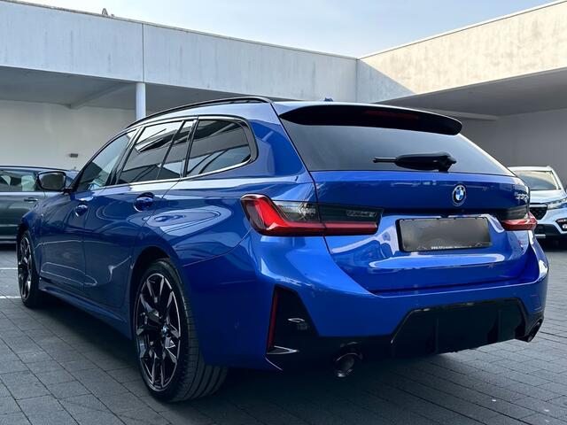 BMW 3-SERIE Touring 330e M-SPORT (LCi) ** LED, M-SPORTST, LEDER, PANO, TREKH, HuD, ACC, 19-inch LMV ** 1e EIG - Ex BMW-AG ** * INFORMEER OOK NAAR ONZE AANTREKKELIJKE FINANCIAL-LEASE TARIEVEN **