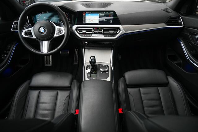 BMW 3-SERIE 330i 259 pk High Executive Edition M-Sportpakket / NL-Auto/ Schuif-Dak/ Leder/ Sport-Stoelen/ Stoel.Verw/ Head-Up/ Led-Koplamp/ 19'' LMV