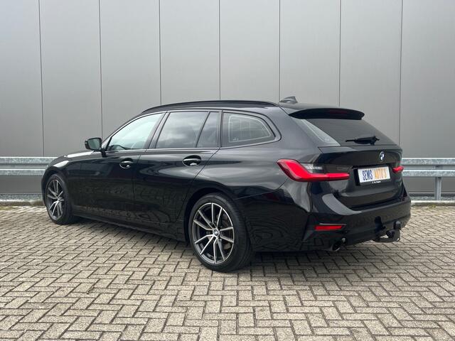BMW 3-SERIE Touring 320d High Executive Pano / Head-up / Elec. Trekhaak / Stuur-Stoel Verw. / Harman/Kardon