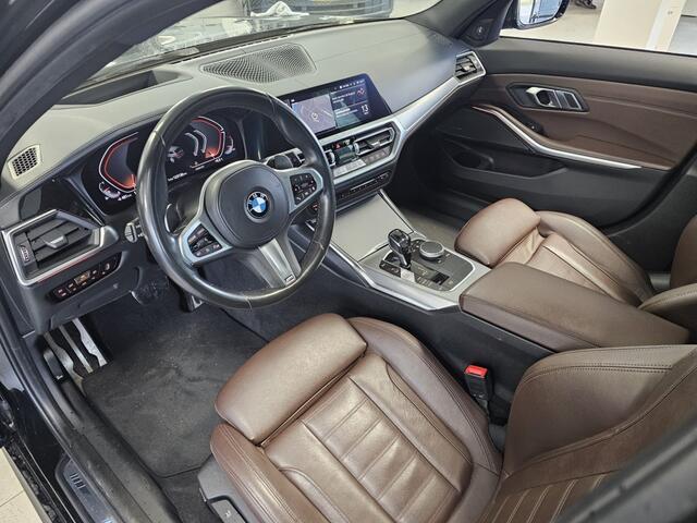 BMW 3-SERIE Touring 318i M Sport | High Exe | Geen import | Panoramadak | LaserLight