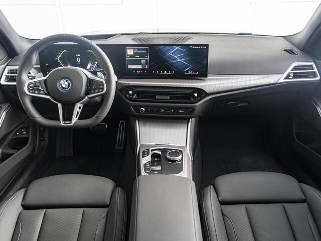 BMW 3-SERIE Touring 330e M Sport Edition | High Executive | M Sportpakket Pro | Innovation Pack | Comfort Pack | Harman Kardon | Elektrisch glazen panoramadak