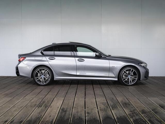 BMW 3-SERIE Sedan 330e | M Sportpakket | Achteruitrijcamera | Schuif-/kanteldak | Sportstoelen | Parking Assistant