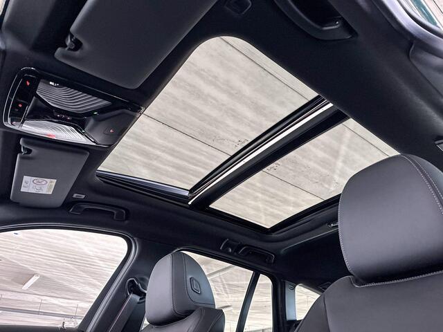 BMW 3-SERIE Touring 330e M Sport Edition | M Sportpakket Pro | Innovation Pack | Comfort Pack | Trekhaak