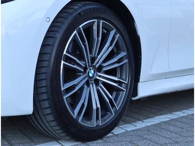 BMW 3-SERIE Touring 320i High Executive | M-sport | Camera | Org. NL